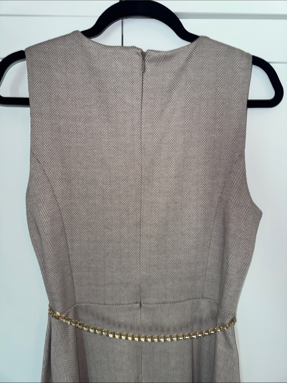 Tommy Hilfiger Sleeveless Taupe Midi Dress with Gold Chain Belt - Picture 3 of 3